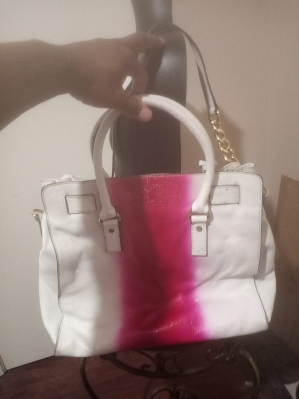 Michael Kors handbag hobo leather Pretty Pink And White . Key Lock Gold Chain - Picture 8 of 14